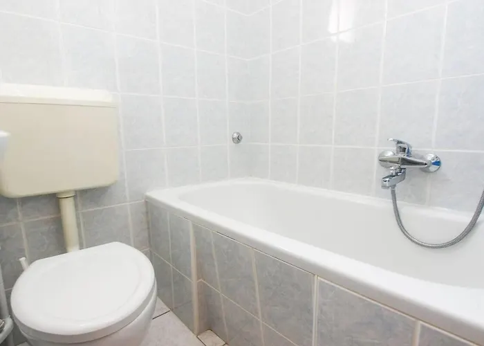 Sima * Τρογκίρ