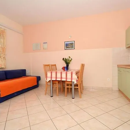 Sima Apartment *