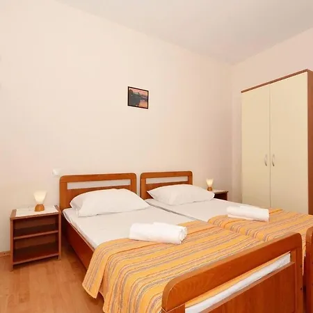 Apartment Sima *